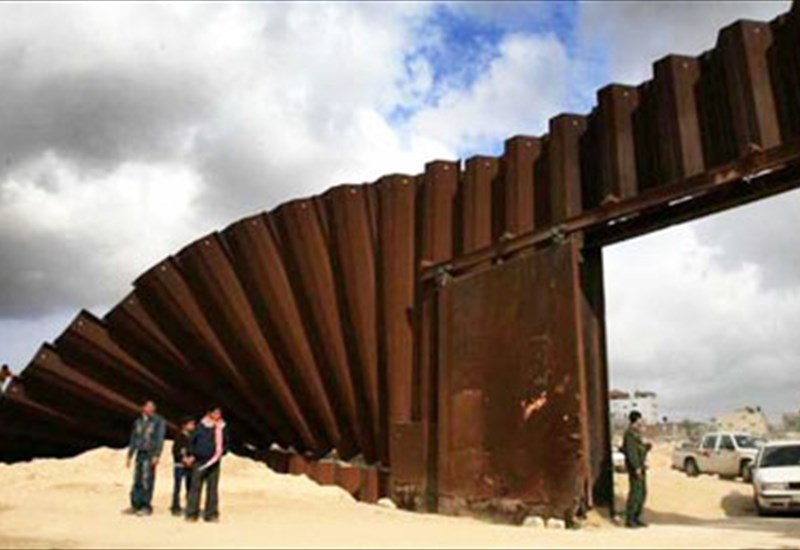 ΤΟ ΣΙΔΕΡΕΝΙΟ ΤΕΙΧΟΣ