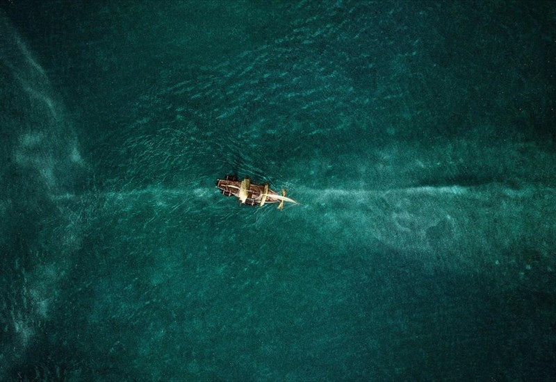 ΣΤΗΝ ΚΑΡΔΙΑ ΤΗΣ ΘΑΛΑΣΣΑΣ