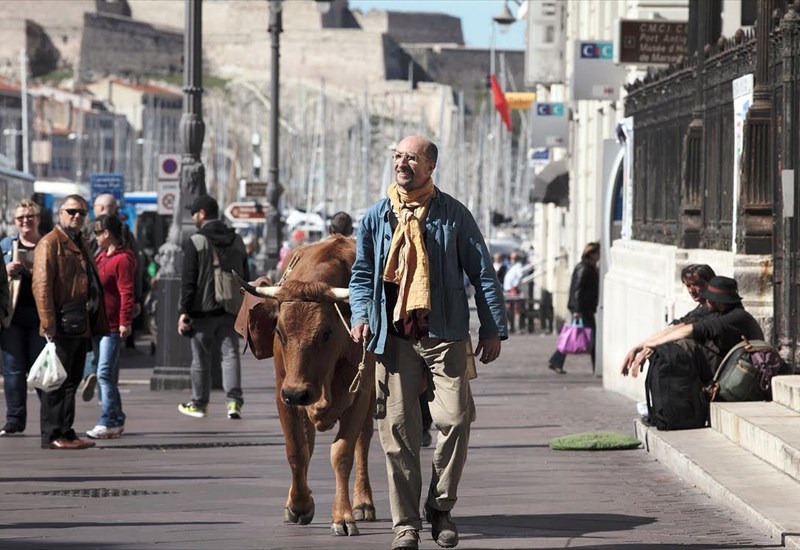 ΜΙΑ ΑΓΕΛΑΔΑ ΣΤΟ ΠΑΡΙΣΙ