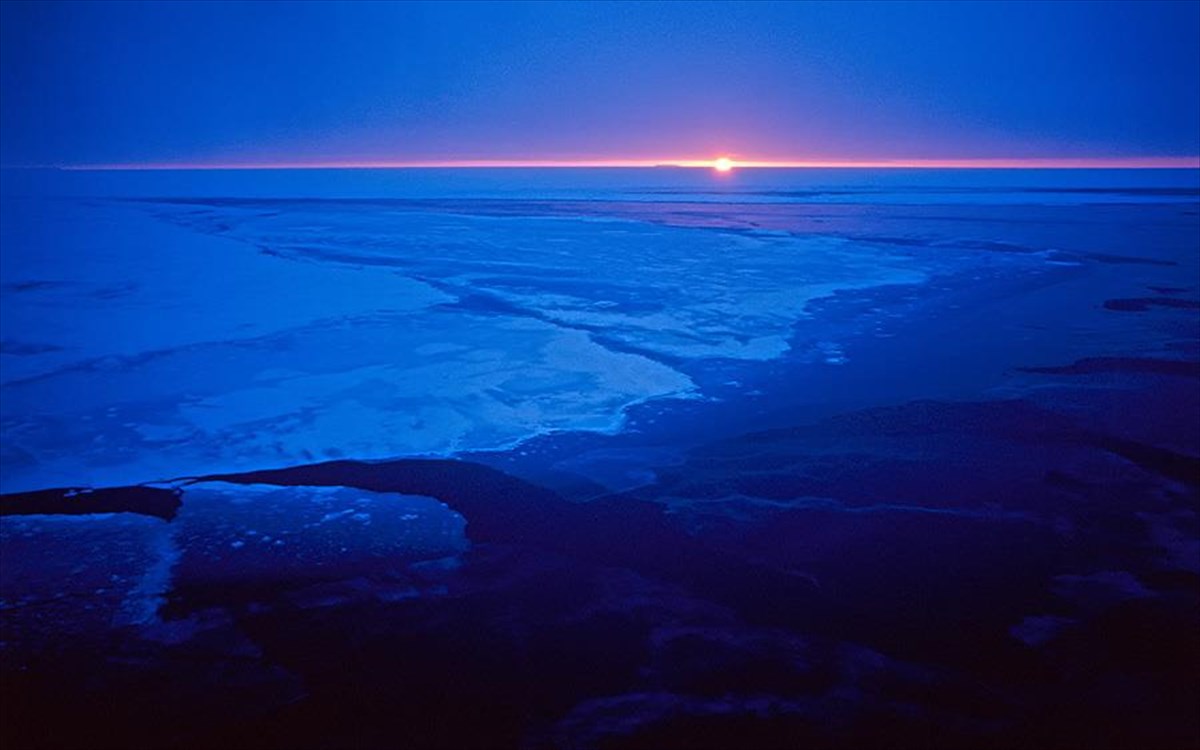 Длинный полярный день и короткая ночь. Северный Ледовитый океан Полярная ночь. Арктика ночью. Антарктида ночью. Северный Ледовитый океан ночью.