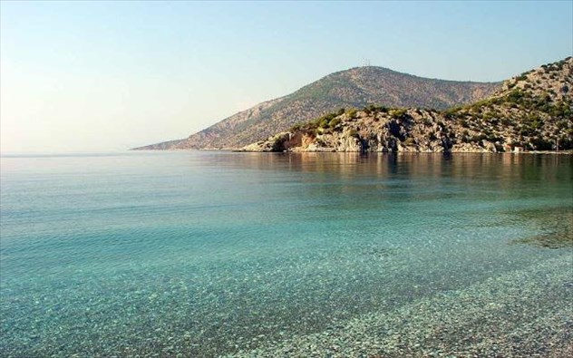 "Λύτρωση": Οι 10 κορυφαίες παραλίες της Αττικής για να περάσετε τον καύσωνα του σαββατοκύριακου! (Photos)