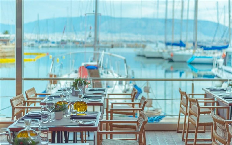 to-neo-menou-tou-varoulko-seaside-fernei-ksana-ti-thalassa-sto-piato