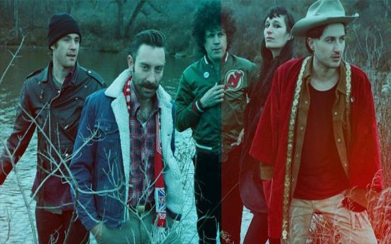 oi-black-lips-epistrefoun-stin-athina-me-neo-disko