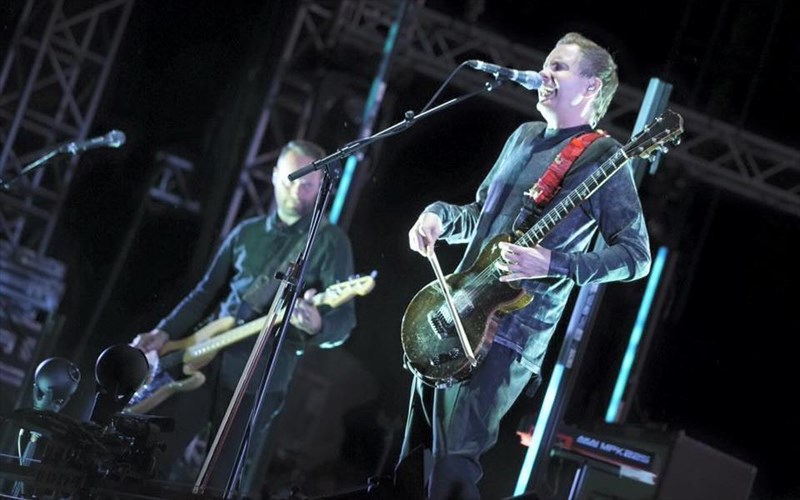 kati-kainourio-etoimazoun-oi-sigur-ros