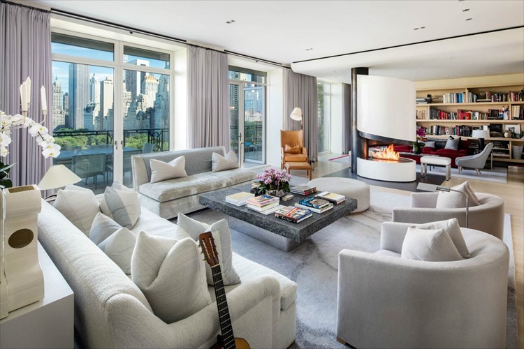 poleitai-kai-to-spiti-tou-sting