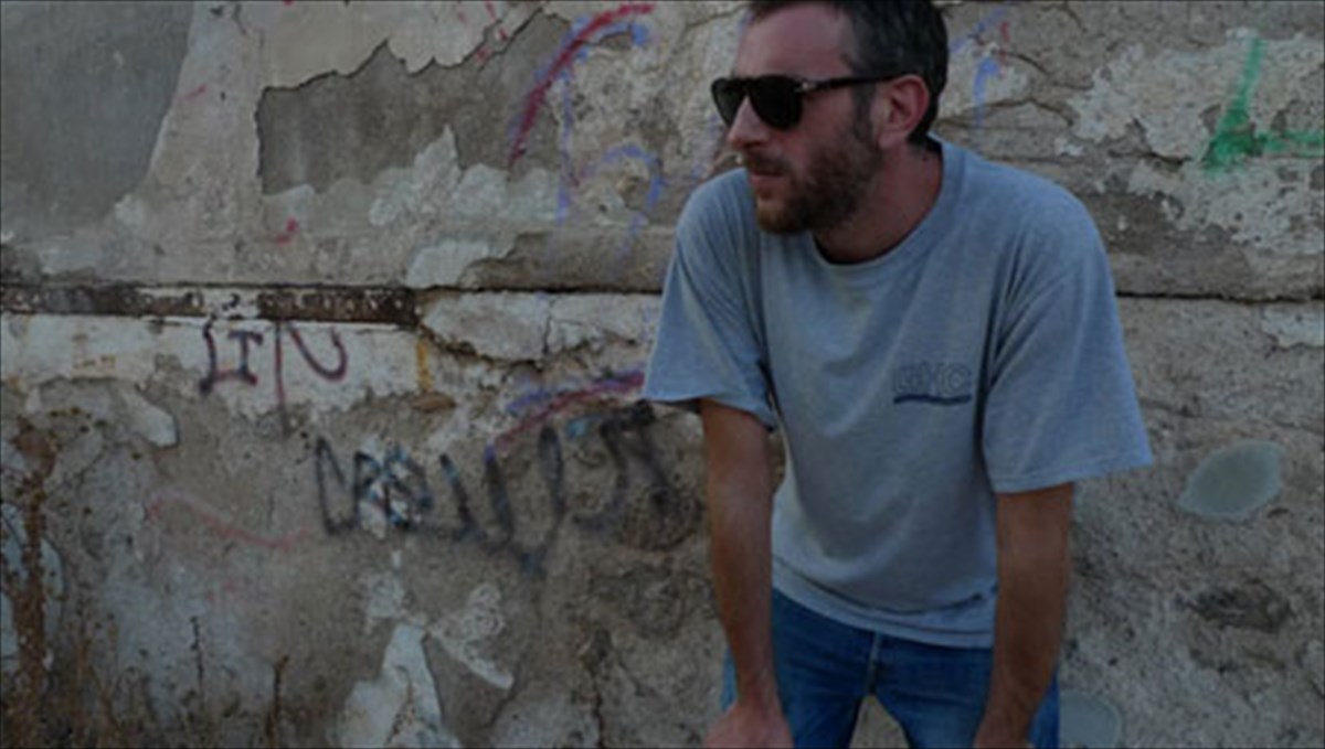 to-dJ-ntoueto-mammy-hot-daddy-cool-se-ena-party-me-hip-hop-kai-reggae-epiloges