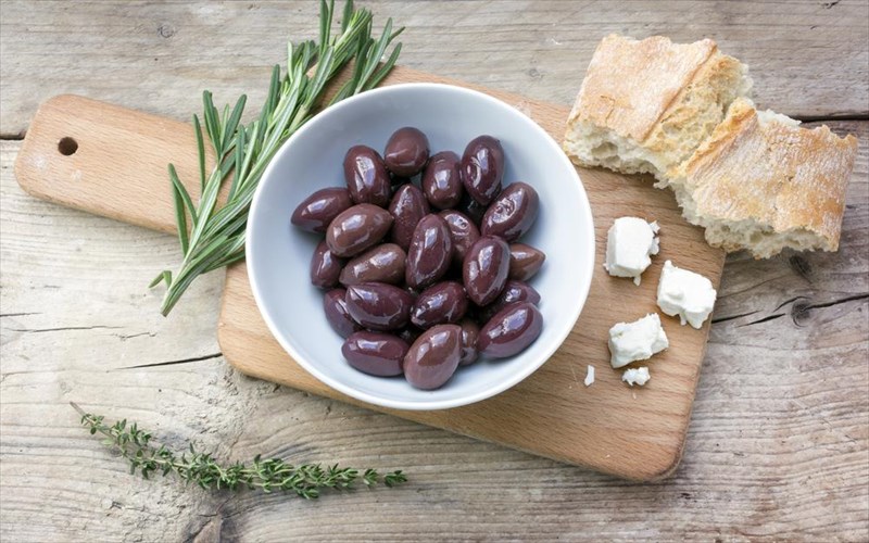 ta-ofeli-tis-kalamatianis-elias