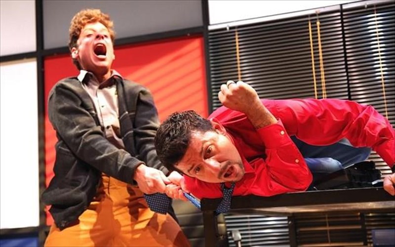 stin-kupro-pairnoun-daneio