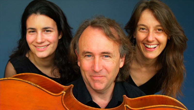 i-suros-epimenei-klasika-sto-8o-diethnes-festibal-aigaiou