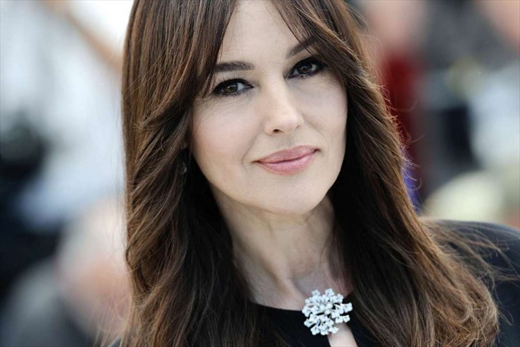 otan-i-omorfia-lampei-stis-kannes-omorfia-lampei-stis-kannes