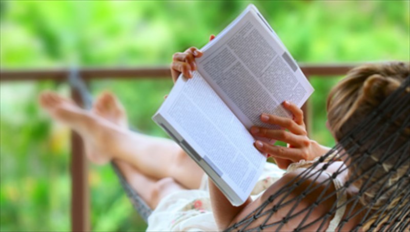 pako-ignasio-taimpo-logotexniko-taksidi-sti-madriti-kai-to-meksiko