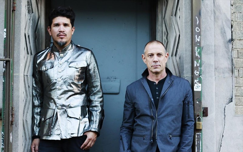 kerdiste-proskliseis-gia-thievery-corporation-kai-archive-sto-release-athens-2017-archive-sto-release-athens-2017