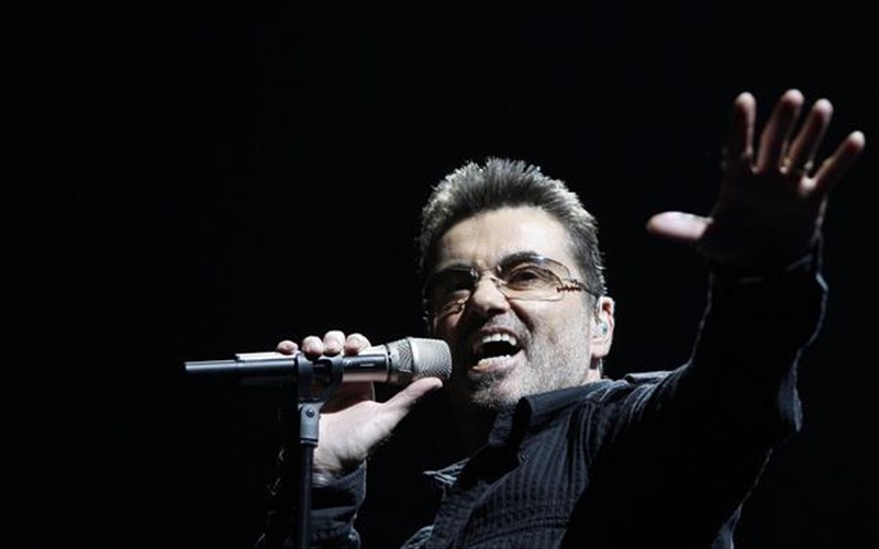 kenny-goss-o-george-michael-den-upirkse-teleios-alla-itan-egkardios-kai-gennaiodoros