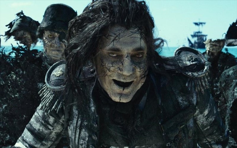 o-Javier-bardem-mila-gia-ton-kapten-salazar-tis-tainias-oi-peirates-tis-karaibikis