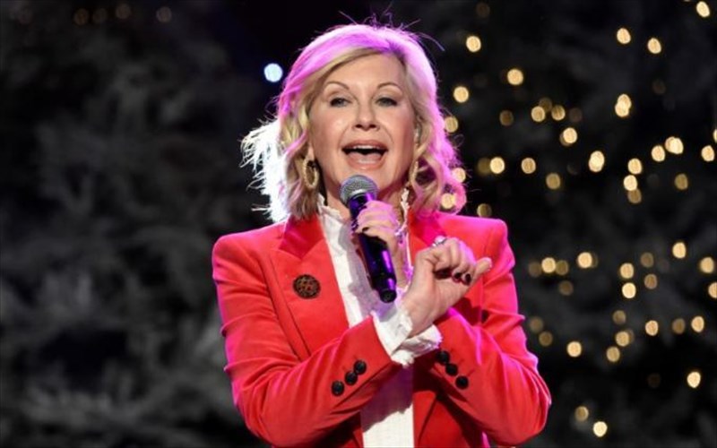 i-olivia-newton-John-apokalupse-pos-pasxei-apo-karkino-tou-mastou