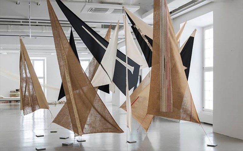 antidoron-i-sullogi-tou-emststo-kasel-kai-tin-documenta-14