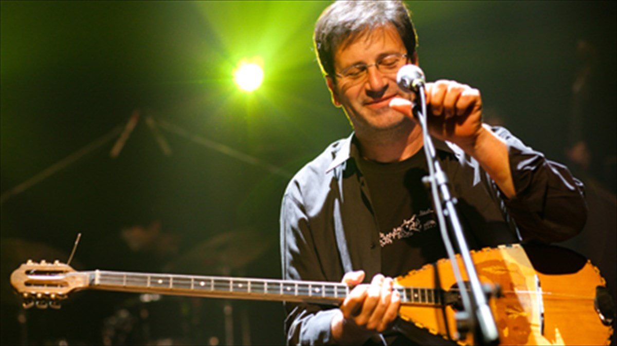 o-thanasis-papakonstantinou-apo-tin-andromeda-ston-peiraia