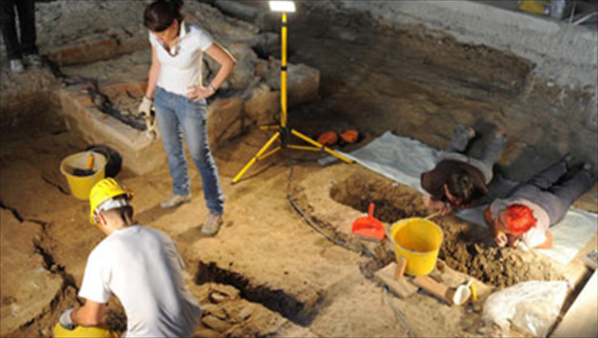 arxaiologoi-upostirizoun-oti-brikan-ton-tafo-tis-tzokonta