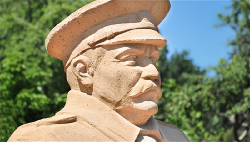 sti-skia-tou-stalin