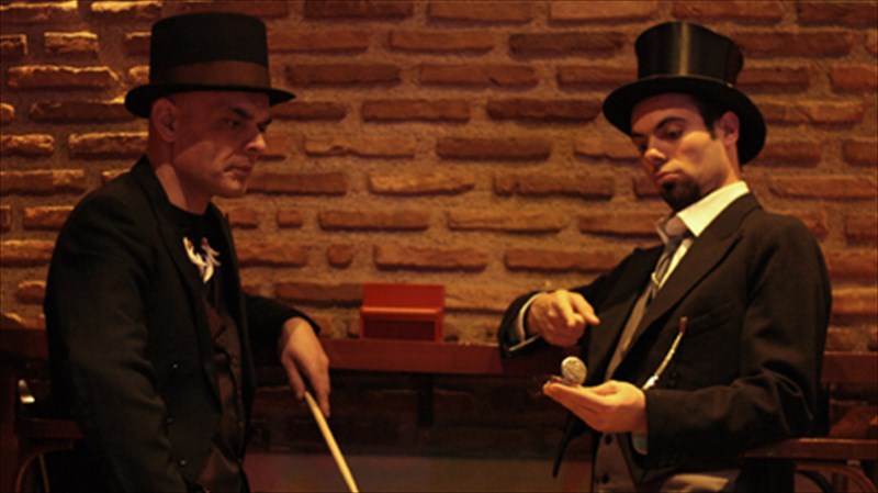 to-fantasma-tis-operas-kai-alles-istories-sto-proaulio-tou-badminton