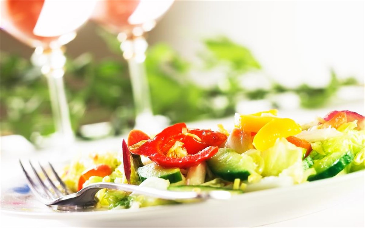 salata-kalokairi-krasi