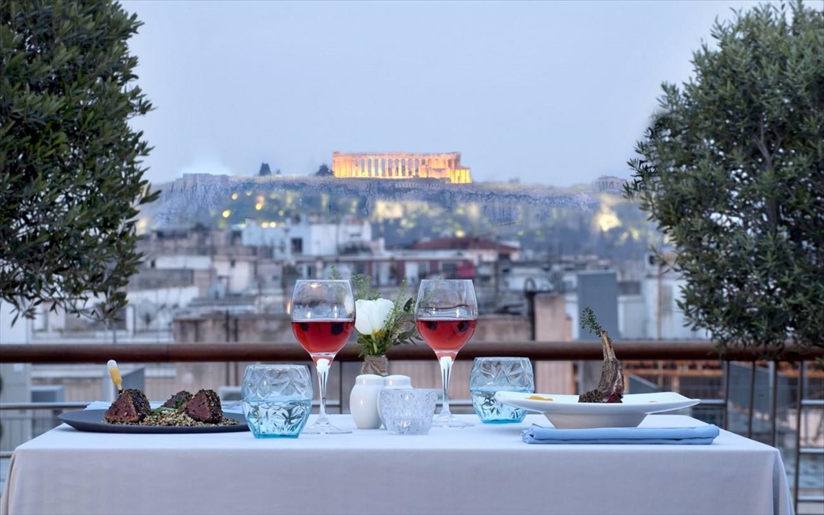sky-lounge-melia-athens