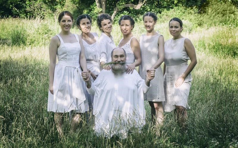 eirini-apo-to-ethniko-theatro--protes-fotografies-protes-fotografies