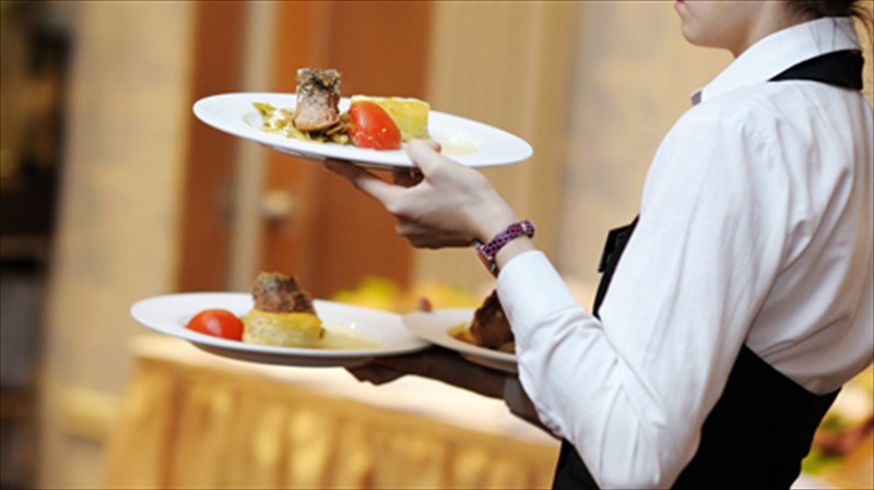 8-tropoi-gia-na-sas-misisei-o-serbitoros-serbitoros