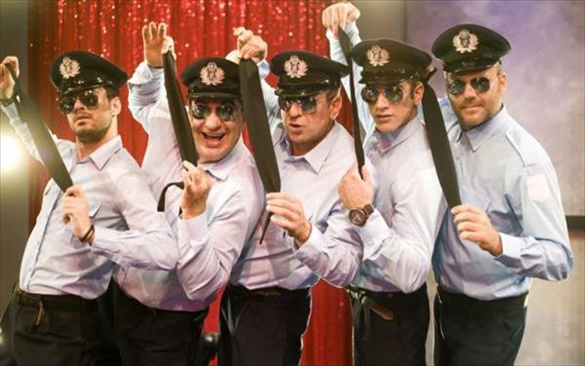 antres-etoimoi-gia-ola