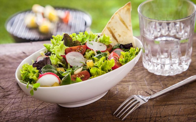 na-piei-kaneis-i-na-min-piei-nero-sto-fagito-na-min-piei-nero-sto-fagito