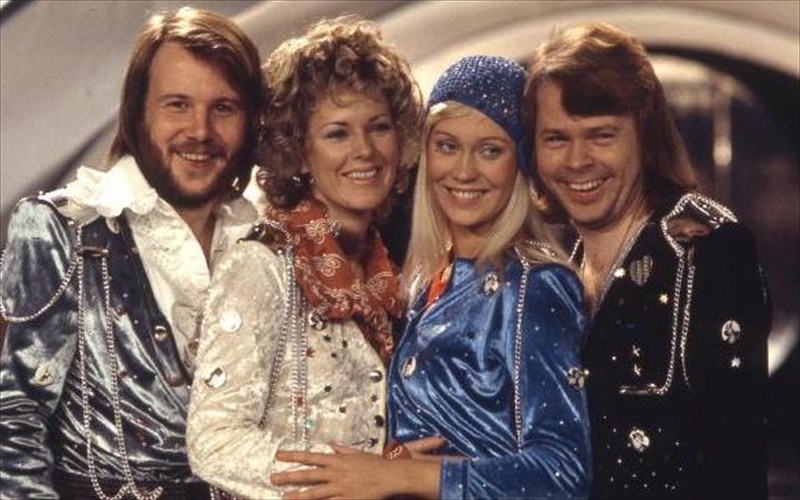 abba-i-istoria-tou-thrulikou-sugkrotimatos-zontaneuei-sto-londino