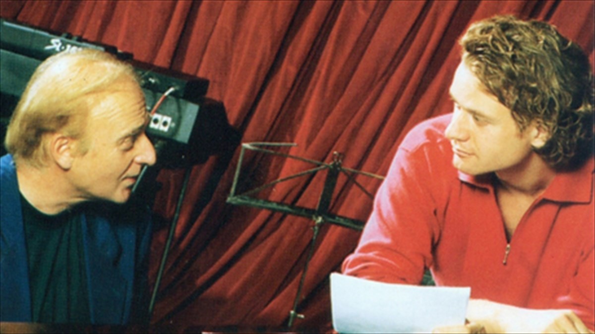 pos-ftiaxnetai-i-agapi-agapi