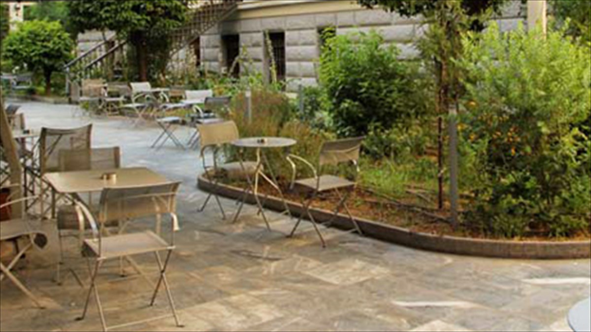 live-Jazz-ston-kipo-tou-nomismatikou-mouseiou