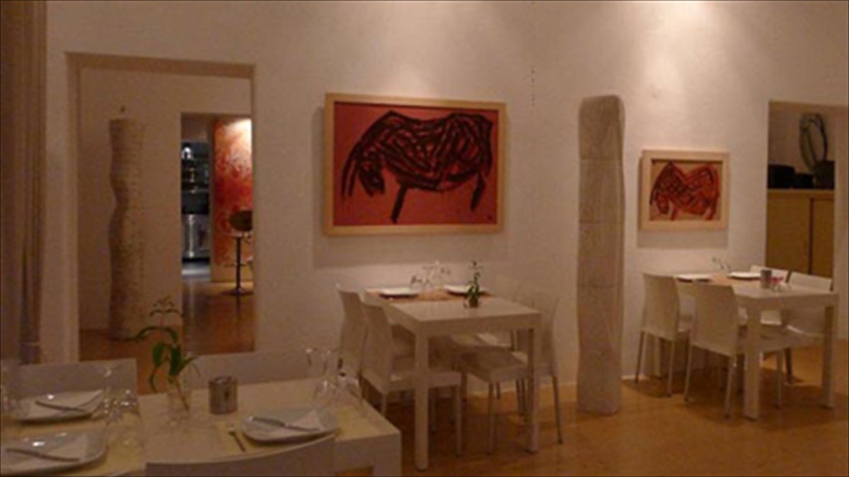 i-gkaleri-medousa-metakomizei-stin-paro