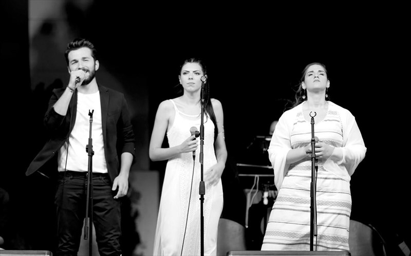 o-dimitris-maramis-me-duo-erga-taksideuei-stin-kriti