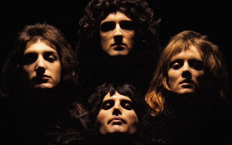 ton-septembrio-ta-gurismata-tou-bohemian-rhapsody-gia-ti-zoi-tou-freddie-mercury