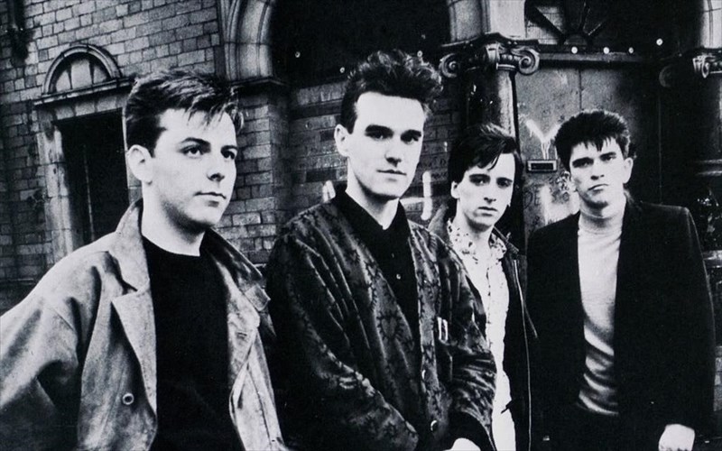 oi-smiths-epanakukloforoun-to-the-queen-is-dead-se-super-deluxe-ekdosi