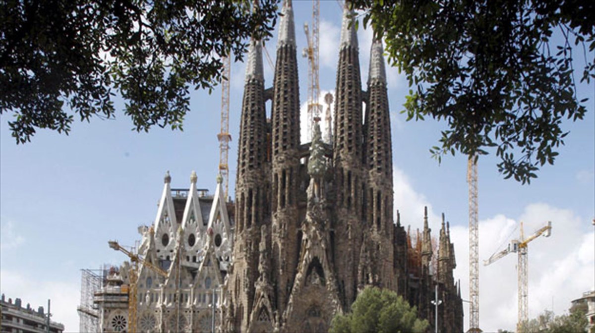 enteinontai-oi-ergasies-apokatastasis-tis-sagrada-familia