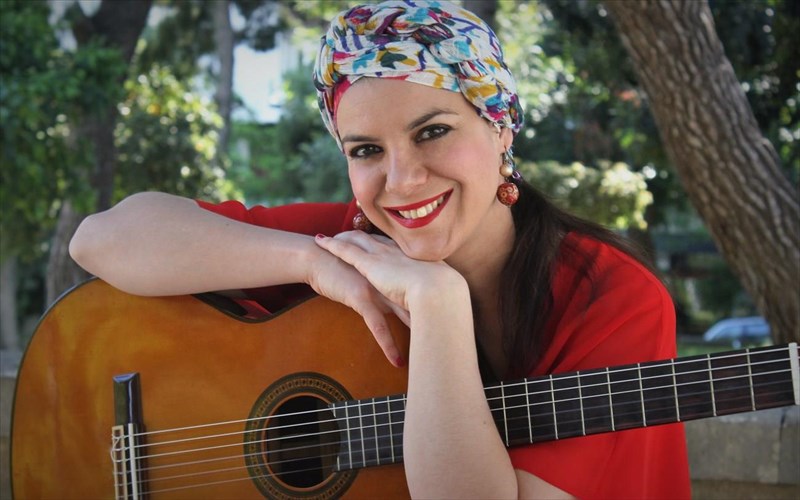 quarderinas-moonlight-stories-i-andriana-mpampali-kai-to-kouarteto-tis-ston-kipo-tou-nomismatikou