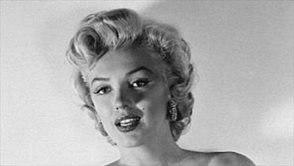 xronia-polla-marilyn