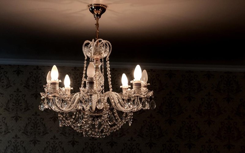 oi-poluelaioi-einai-ksana-tis-modas