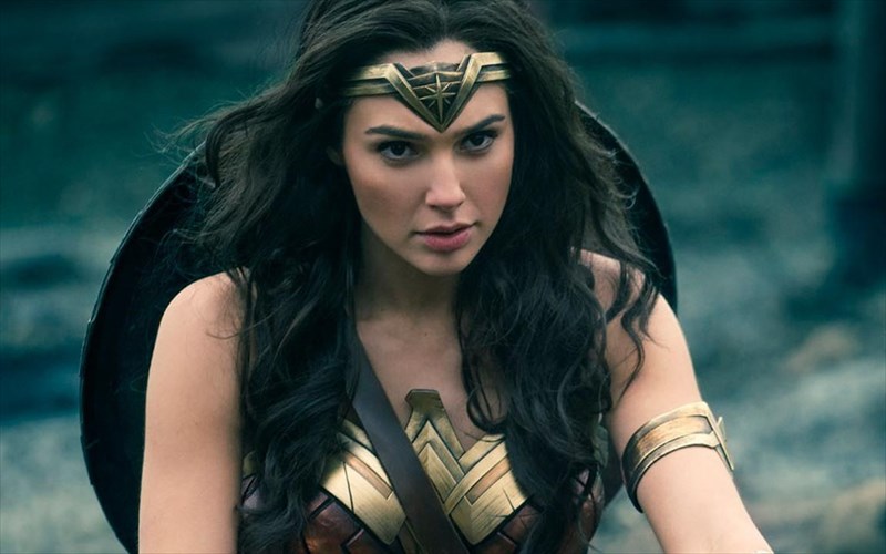 anakoinothike-kai-episima-i-sunexeia-tis-wonder-woman-sunexeia-tis-wonder-woman