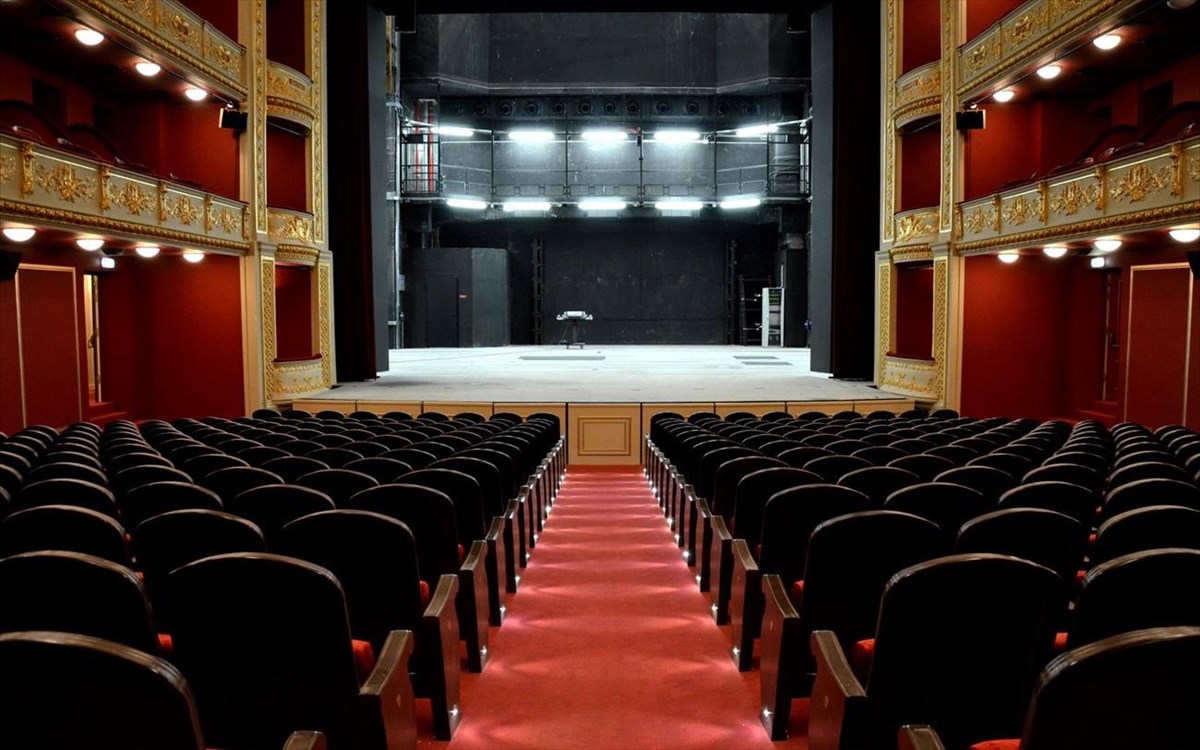 dimotiko-theatro-peiraia