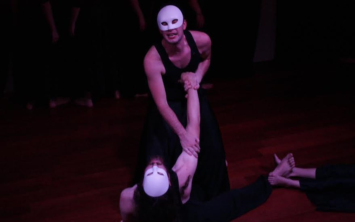 athinaiki-skini-ergastiri