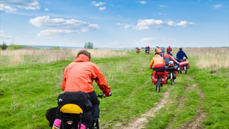 oi-kaluteres-podilatikes-diadromes-ston-kosmo