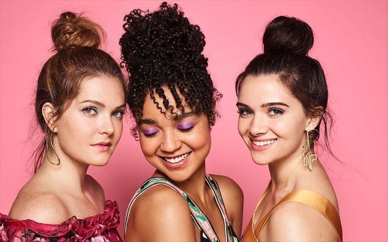 to-the-bold-type-einai-mia-istoria-sugxronis-gunaikeias-xeirafetisis-pou-apeuthunetai-se-olous-tous-millennials