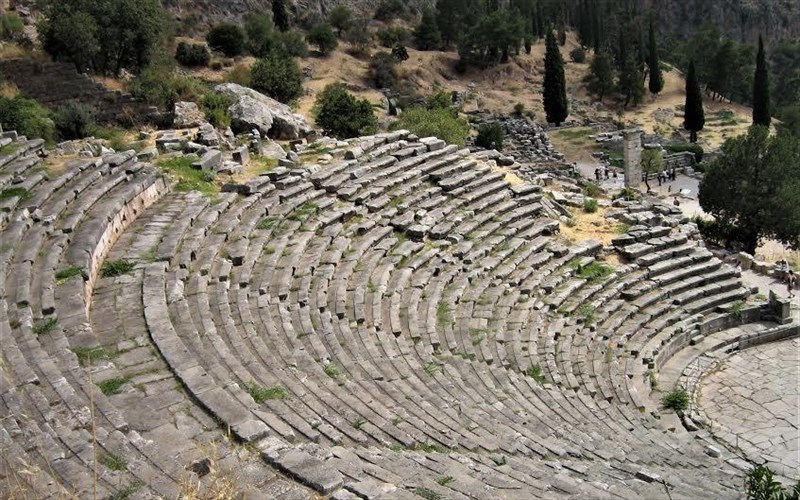 anoixti-prosklisi-endiaferontos-gia-summetoxi-sto-diethnes-ergastirio-arxaiou-dramatos