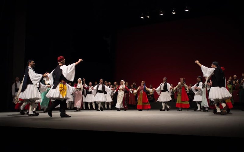 edo-ein-aloni-gia-xoro-giorti-liksis-tou-festibal-epidaurou