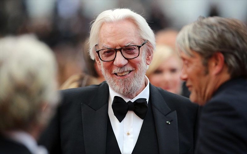 o-donald-sutherland-etoimazetai-gia-ektokseusi-sta-asteria