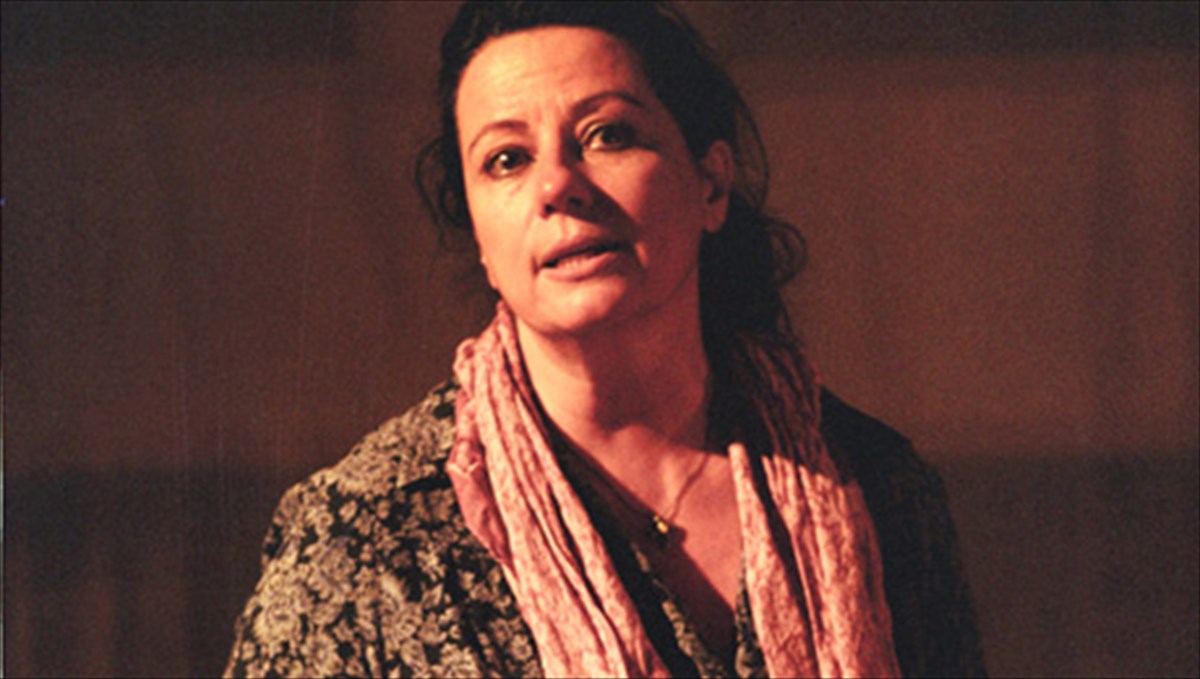 i-aggela-papazoglou-tis-annas-bagena